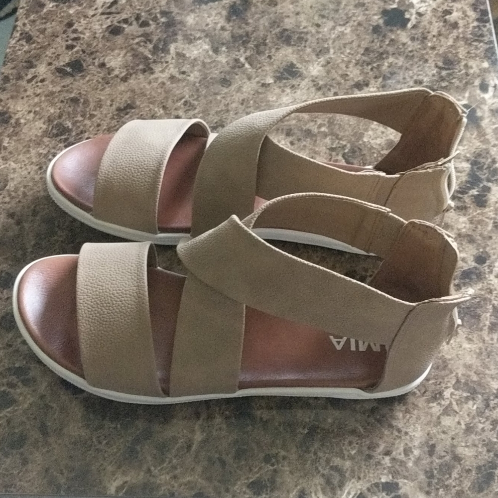light tan sandals
